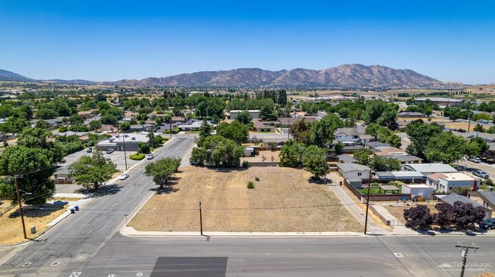 Property Photo:  301 C Street  CA 93561 