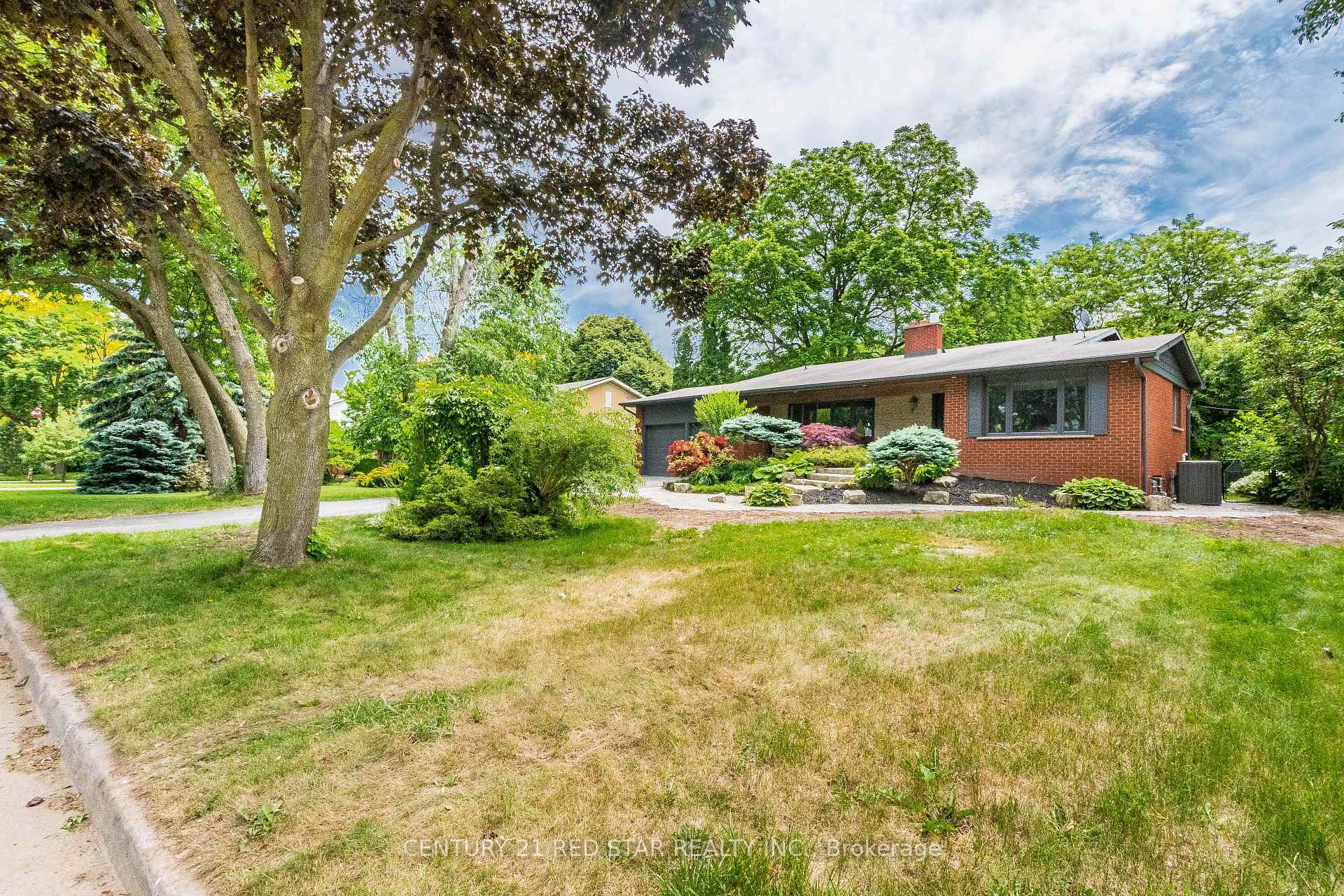 Property Photo: 1448 Willowdown Road ON L6L 1X3