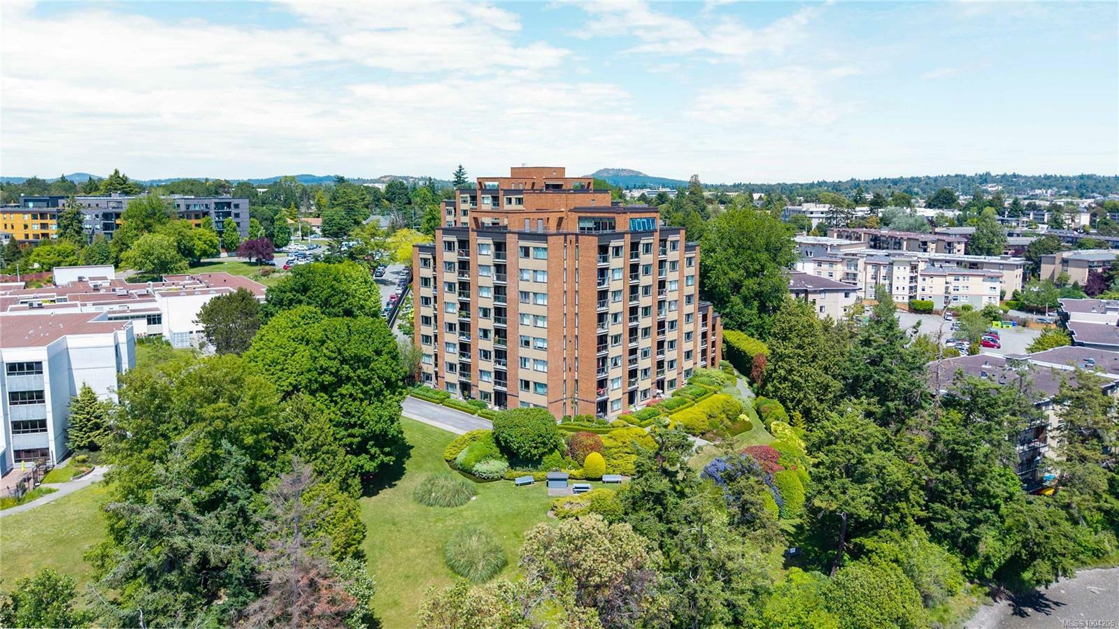 Property Photo:  105 Gorge Rd E 103  BC V9A 6Z3 