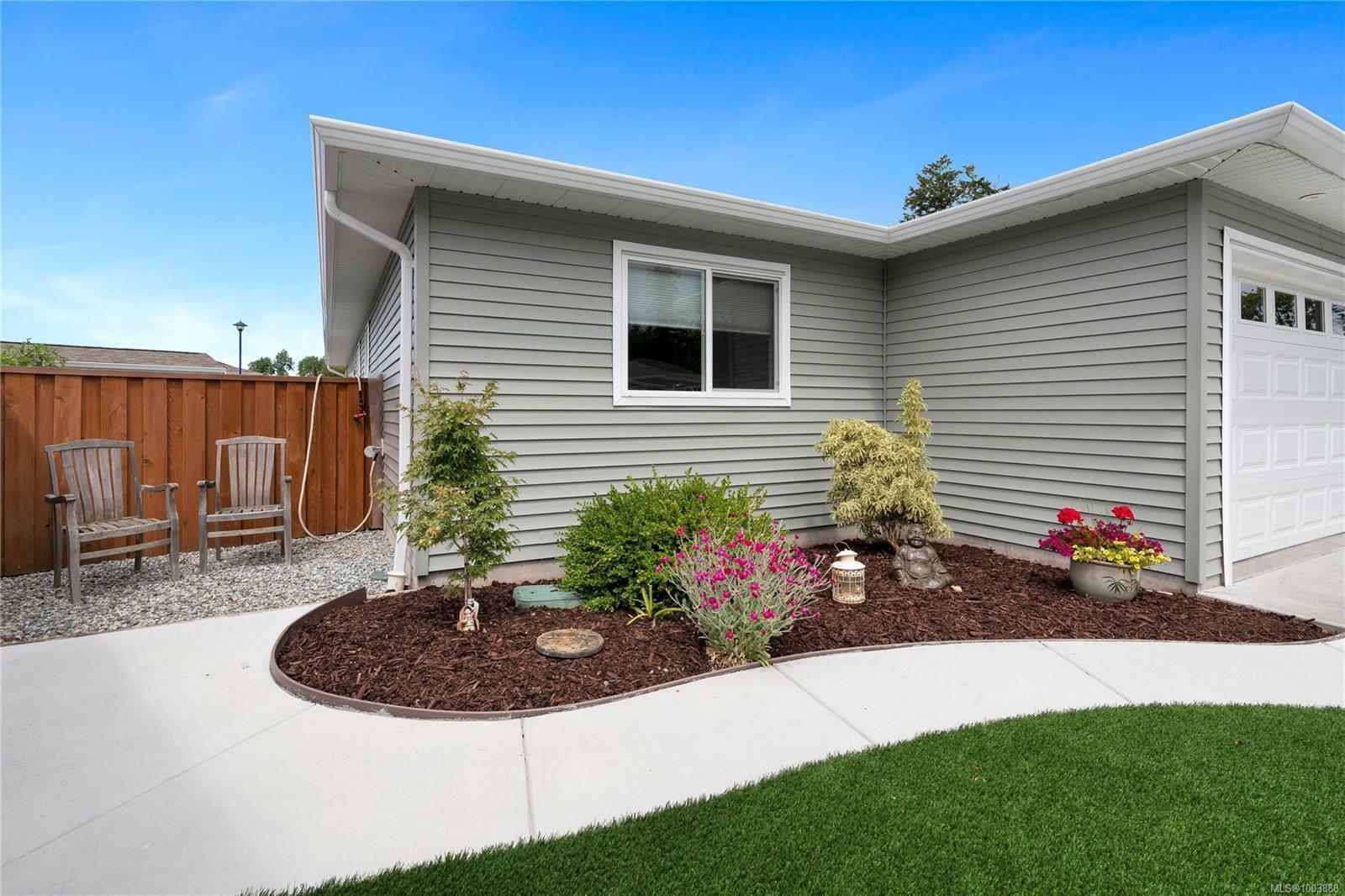 Property Photo: 7586 Tetayut Rd 37 BC V8M 0B4