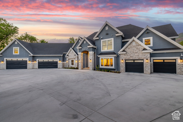 Property Photo: 6273 S Oakcrest Cir UT 84121