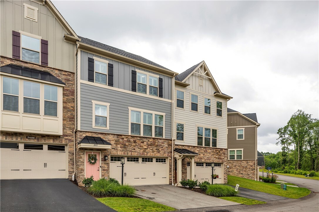Property Photo: 2005 Lampl Lane PA 15644
