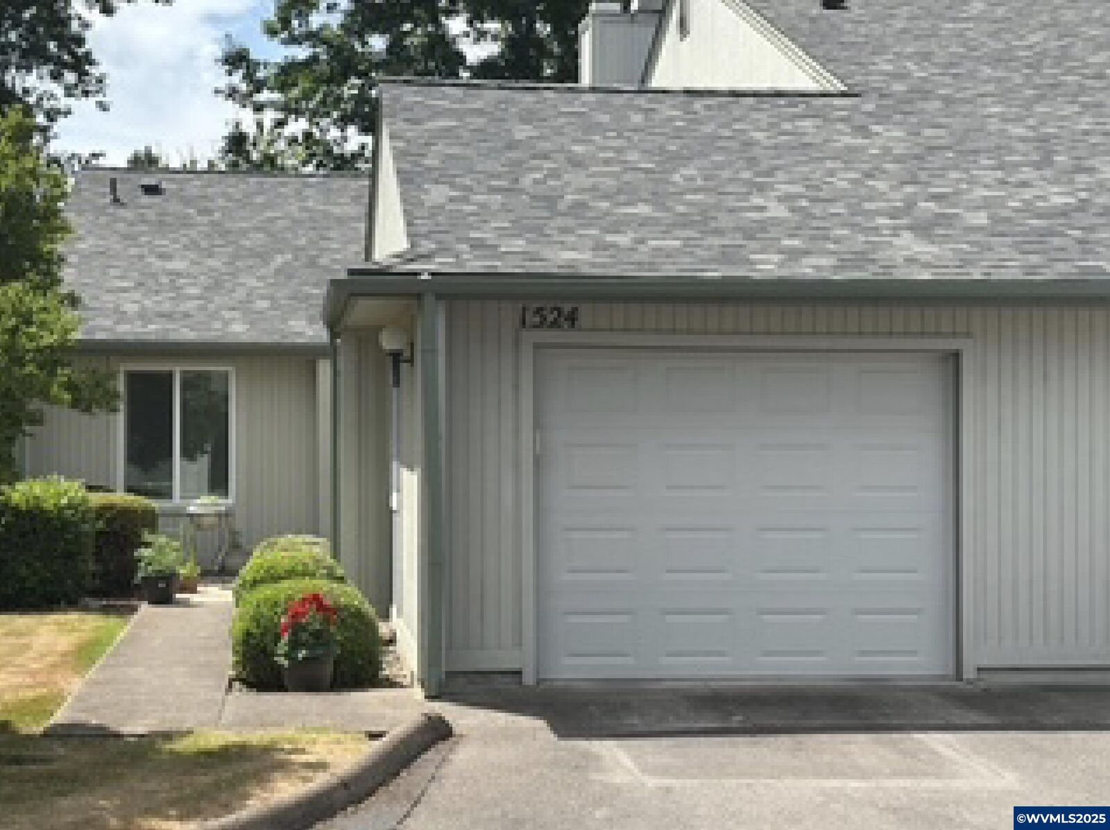 Property Photo:  1524 Madras St SE  OR 97306 