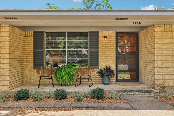 Property Photo: 2305 Gladnell Street TX 76574