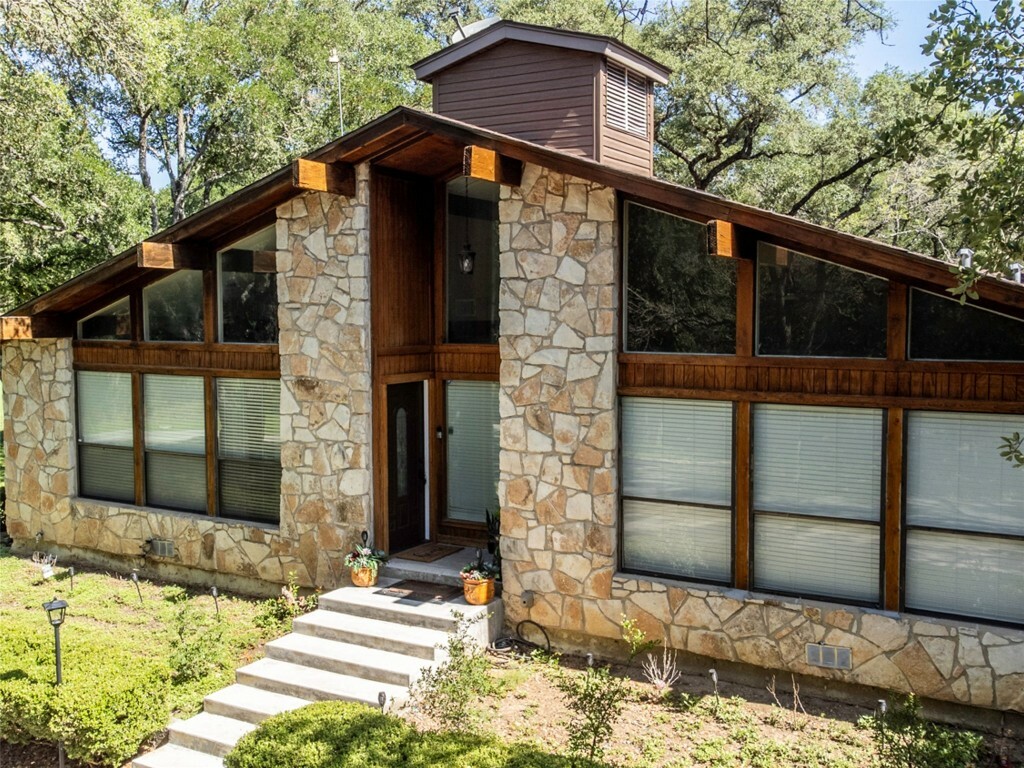 Property Photo: 101 Hunters Glen Drive TX 78666