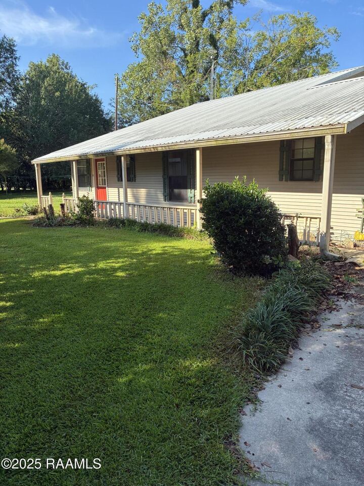 Property Photo: 169 Hunter Lane LA 70750