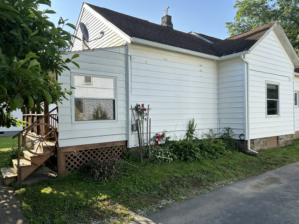 Property Photo: 315 Bank Street PA 16354