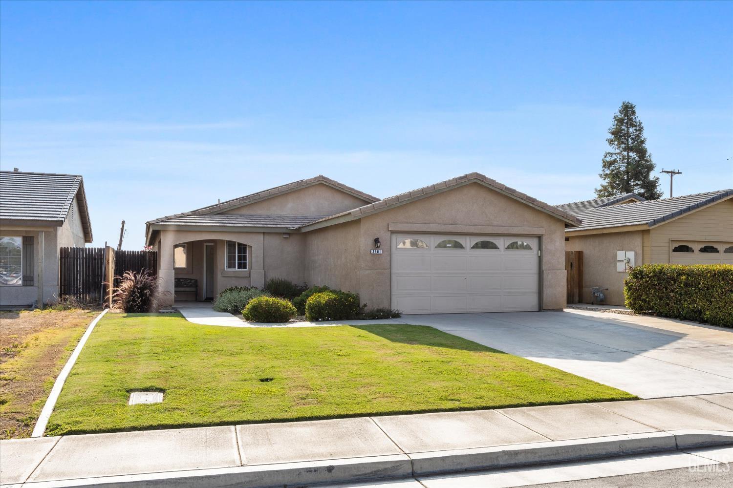 Property Photo:  3601 Villa Lante Street  CA 93308 
