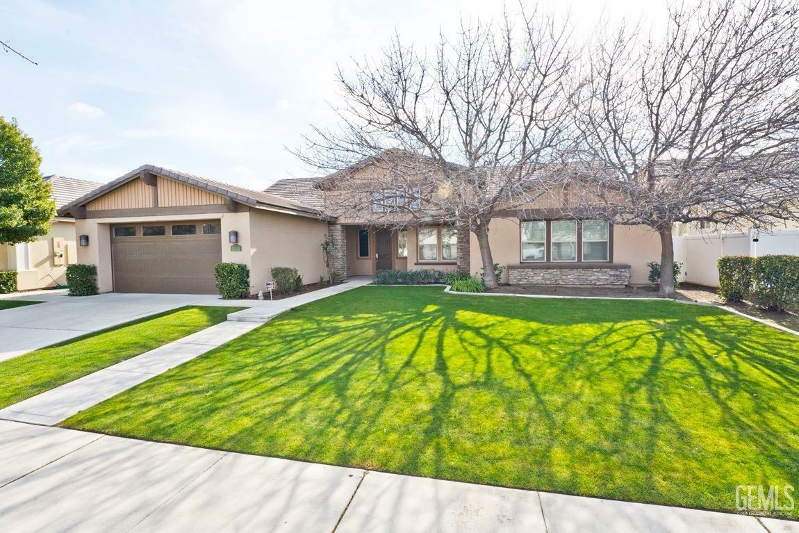 Property Photo: 12113 Parkerhill Drive CA 93311