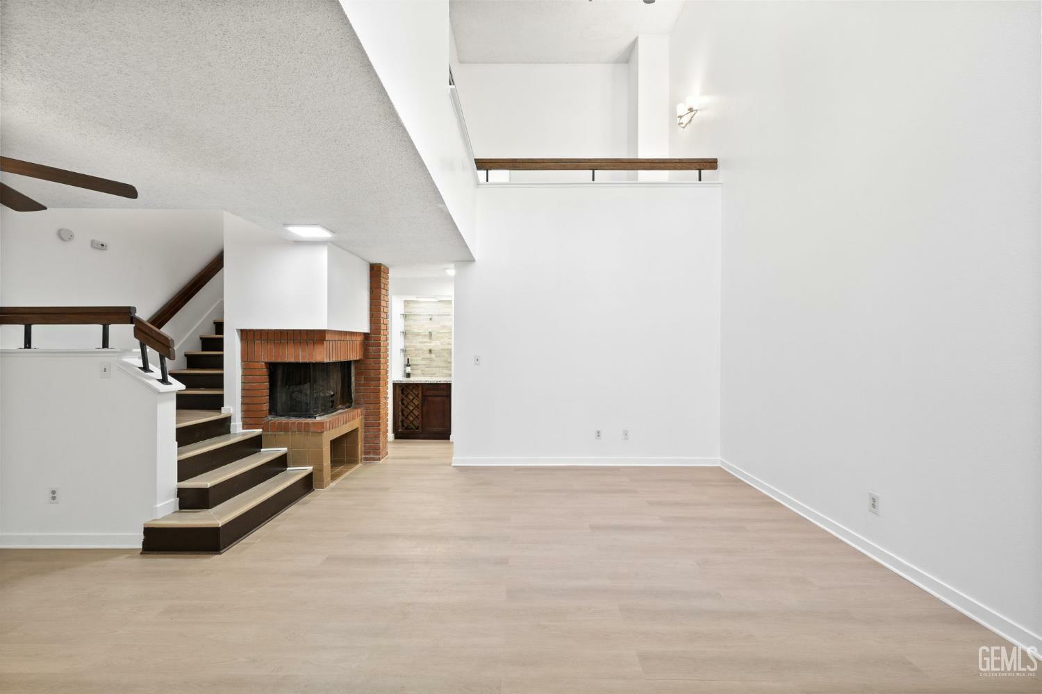 Property Photo: 3301 Columbus Street 3 CA 93306
