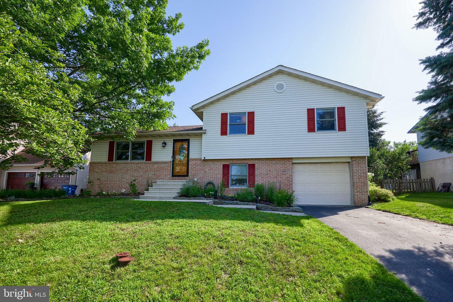 329 Sooner Lane  Blandon PA 19510 photo