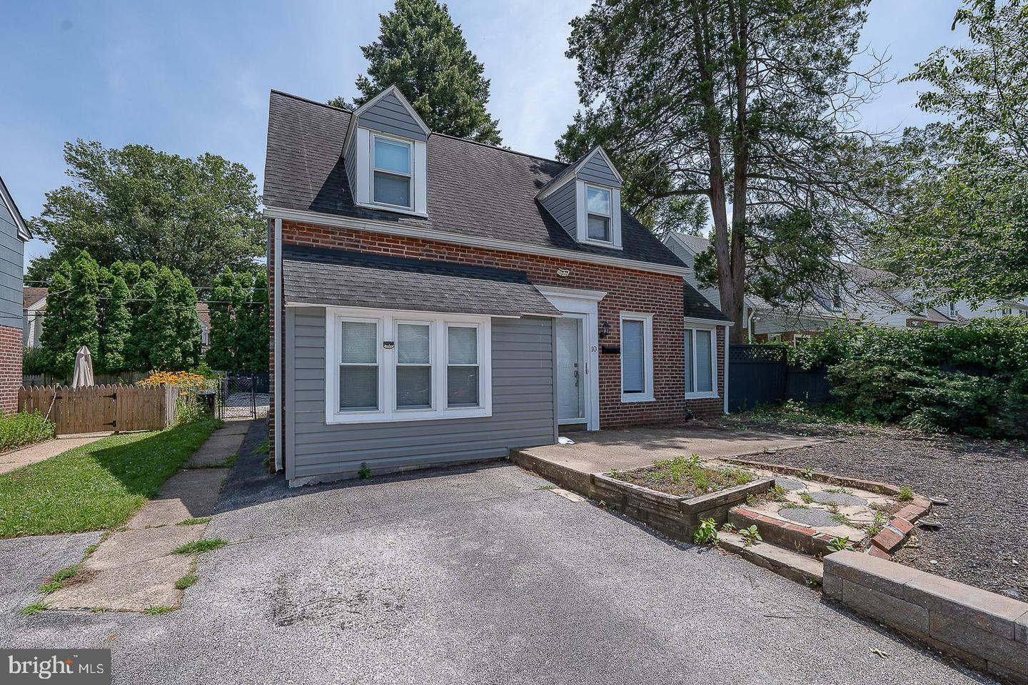 Property Photo: 10 Holbrook Road PA 19083