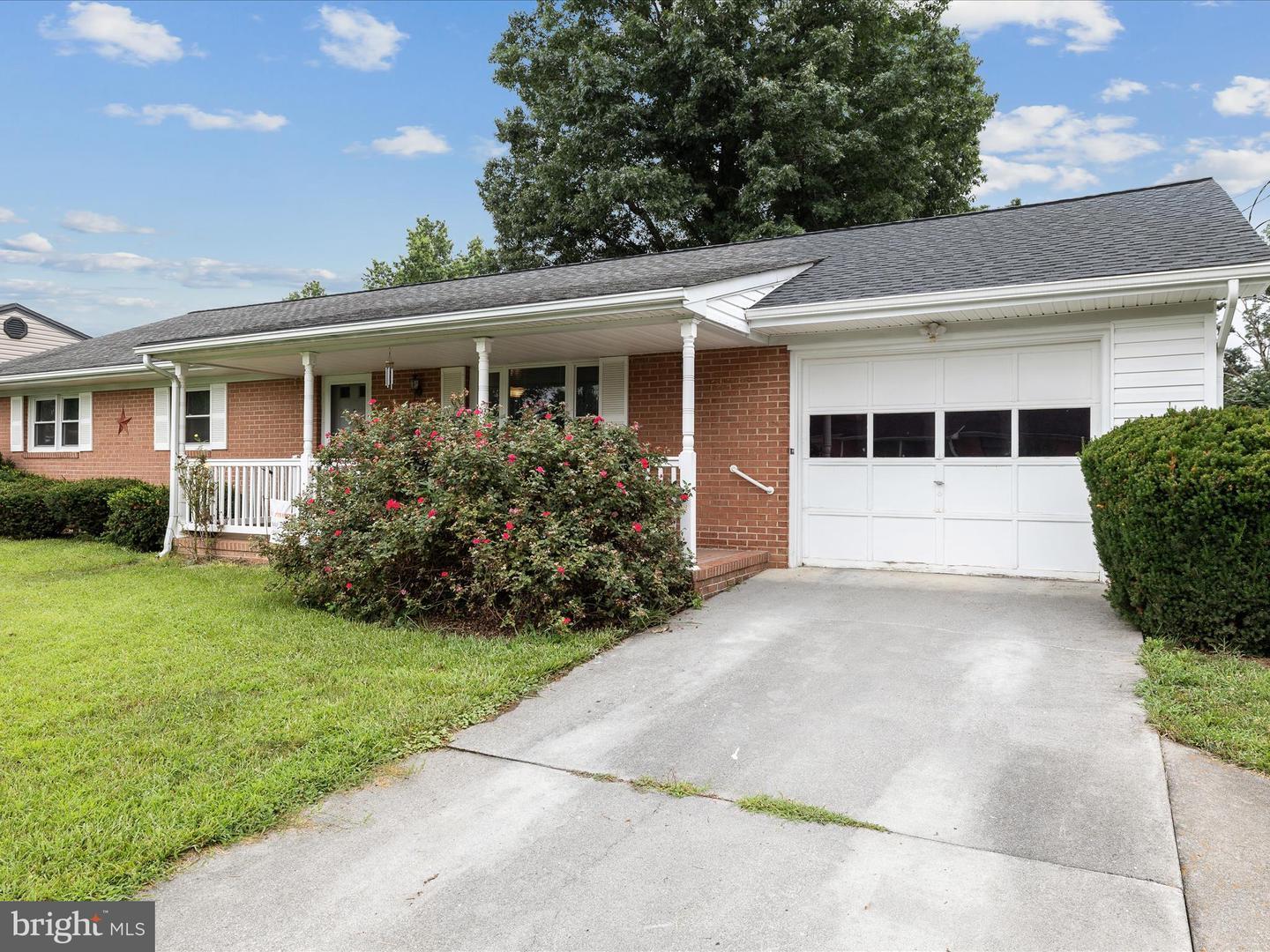 Property Photo:  303 Beechcroft Road  VA 22601 