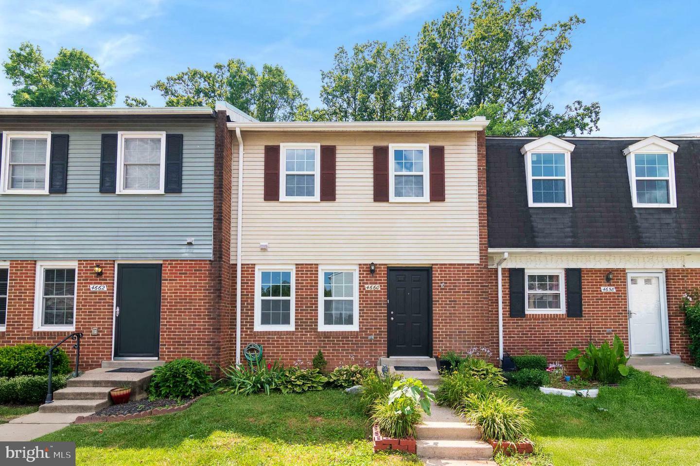 Property Photo:  4660 Charlton Court  VA 22193 