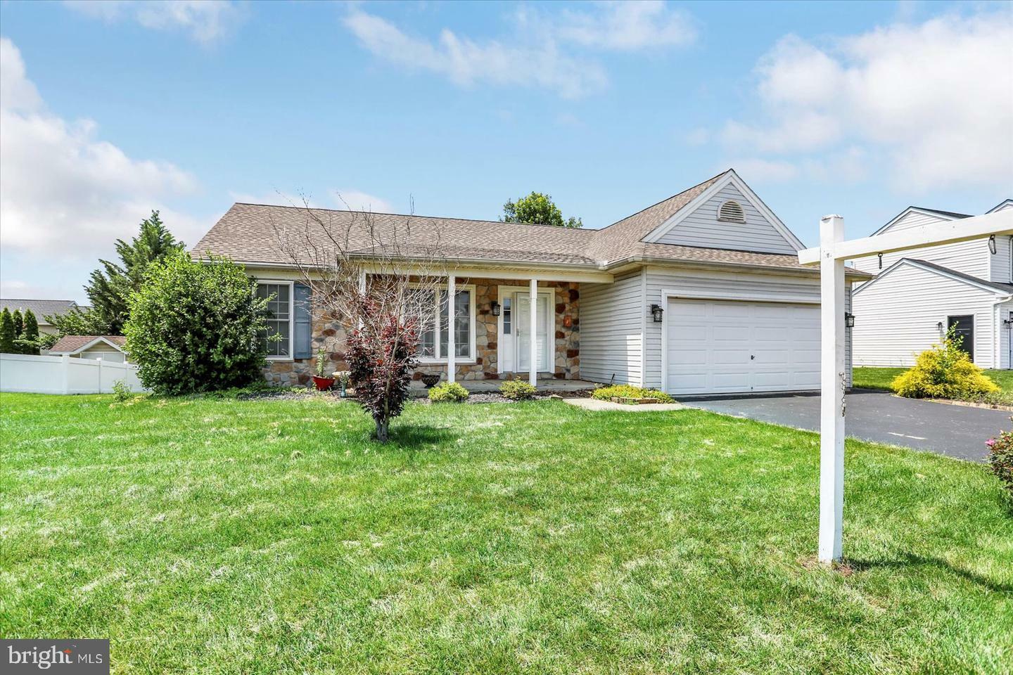 60 Joan Drive  York PA 17404 photo