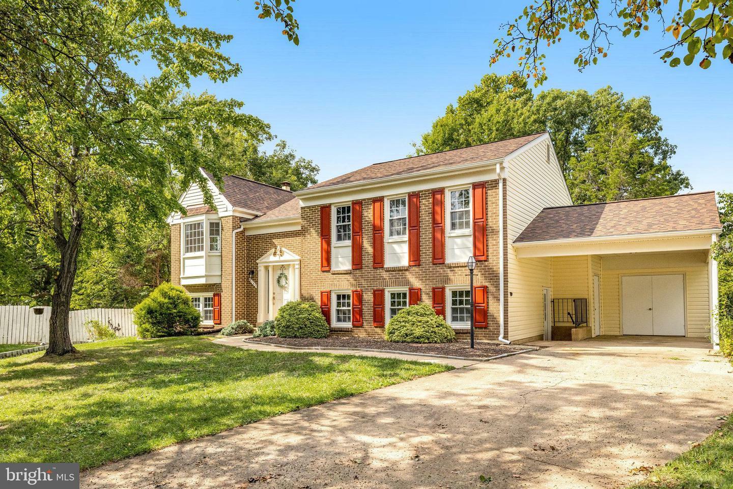 Property Photo: 2152 Veenendaal Court VA 20170