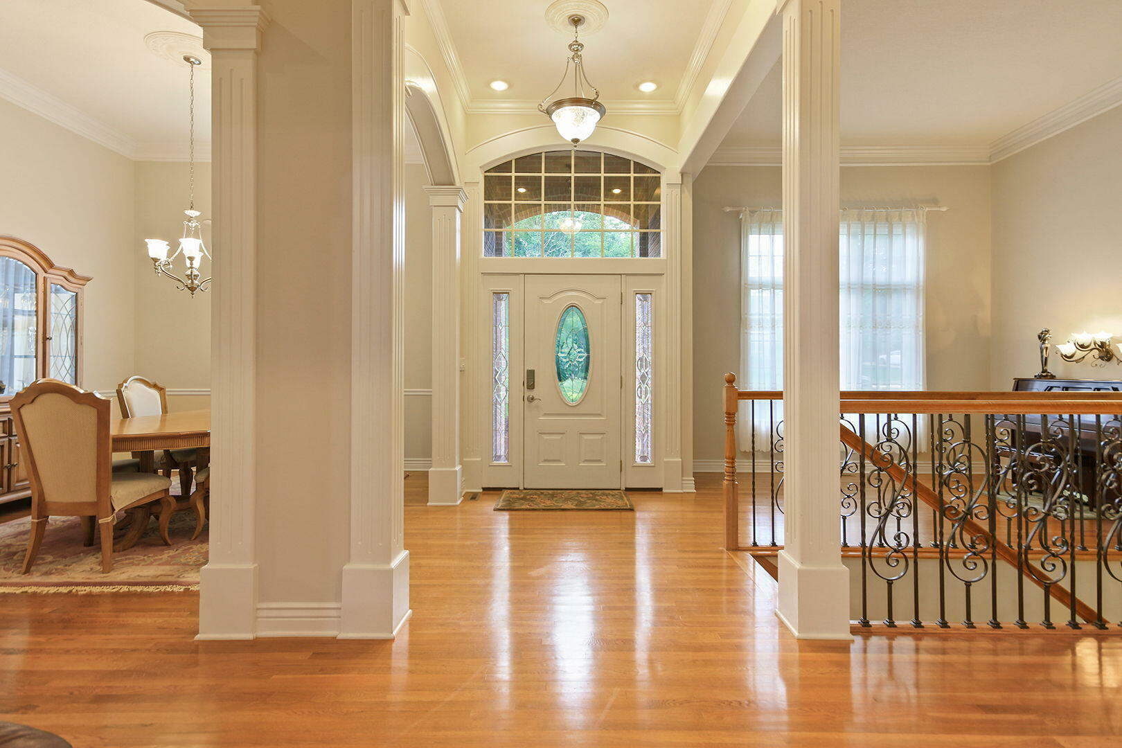 Property Photo: 203 Foxwood Ct MO 65203