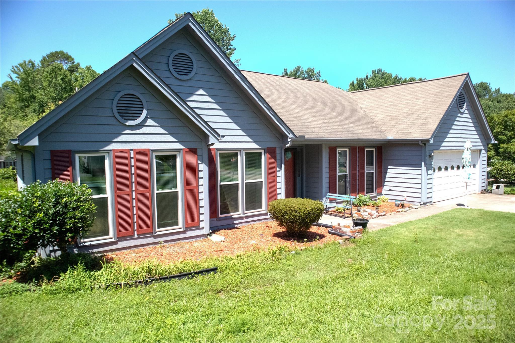 Property Photo: 10109 Crayton Drive NC 28269