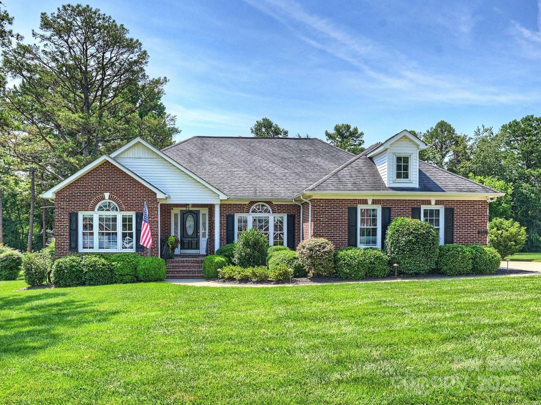Property Photo: 5921 Meadowmere Drive NC 28110