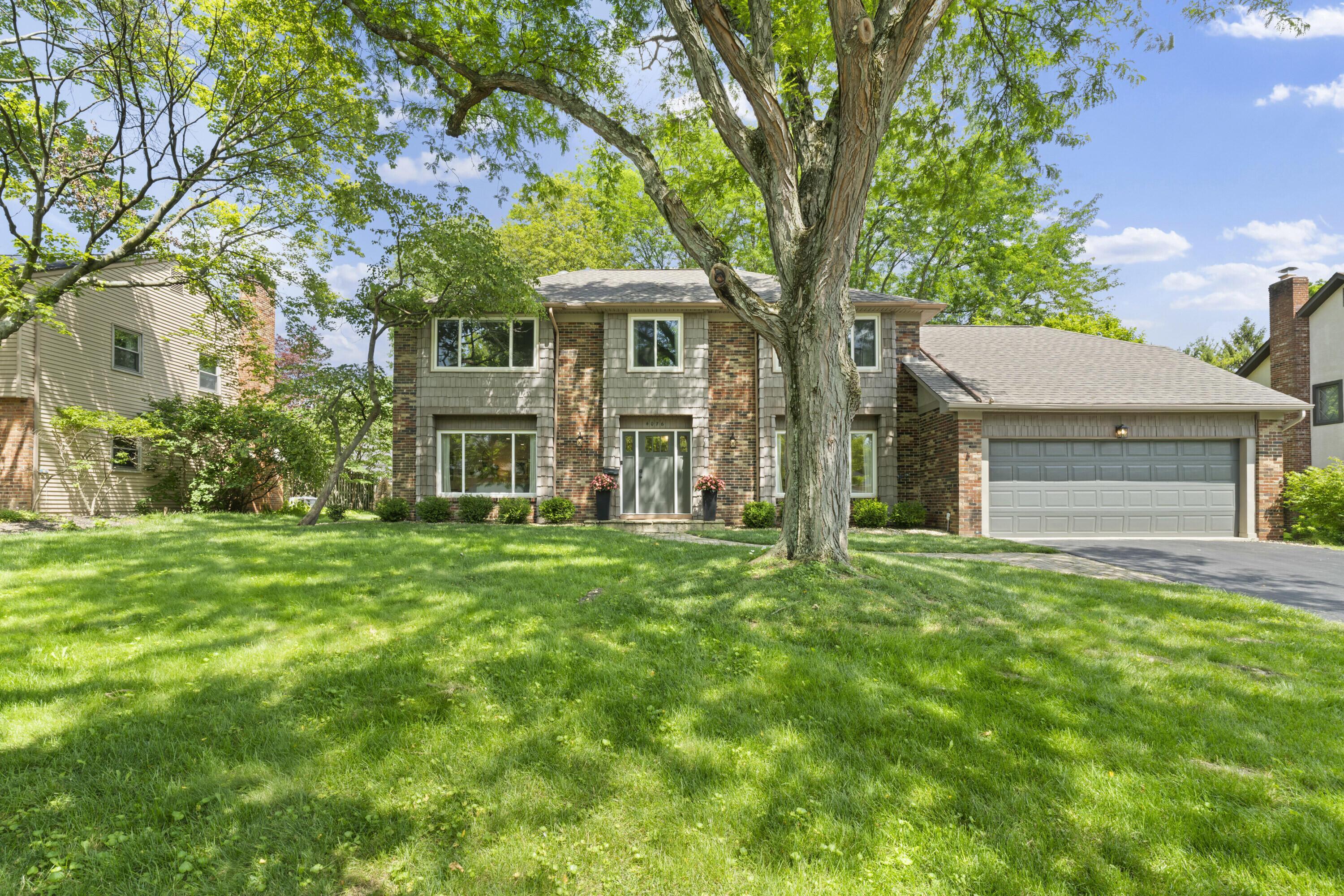 Property Photo: 4076 Longhill Road OH 43220