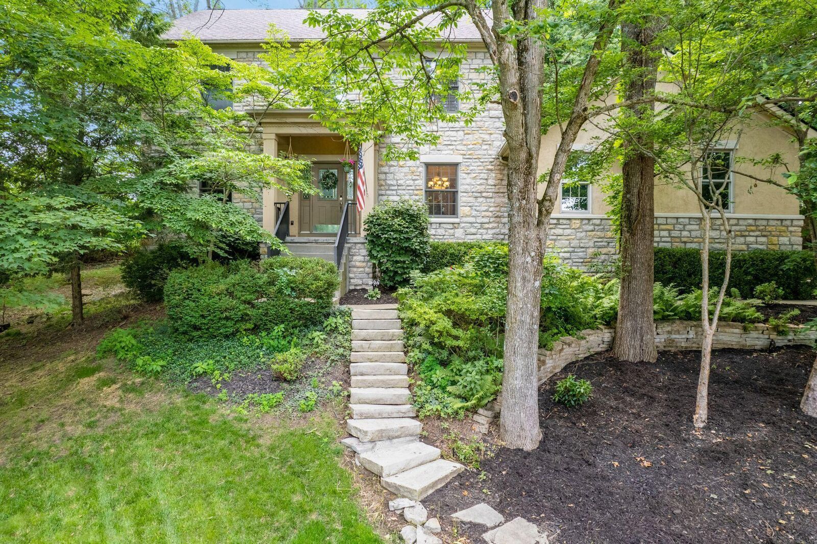 Property Photo:  1828 Bradford Circle  OH 43055 