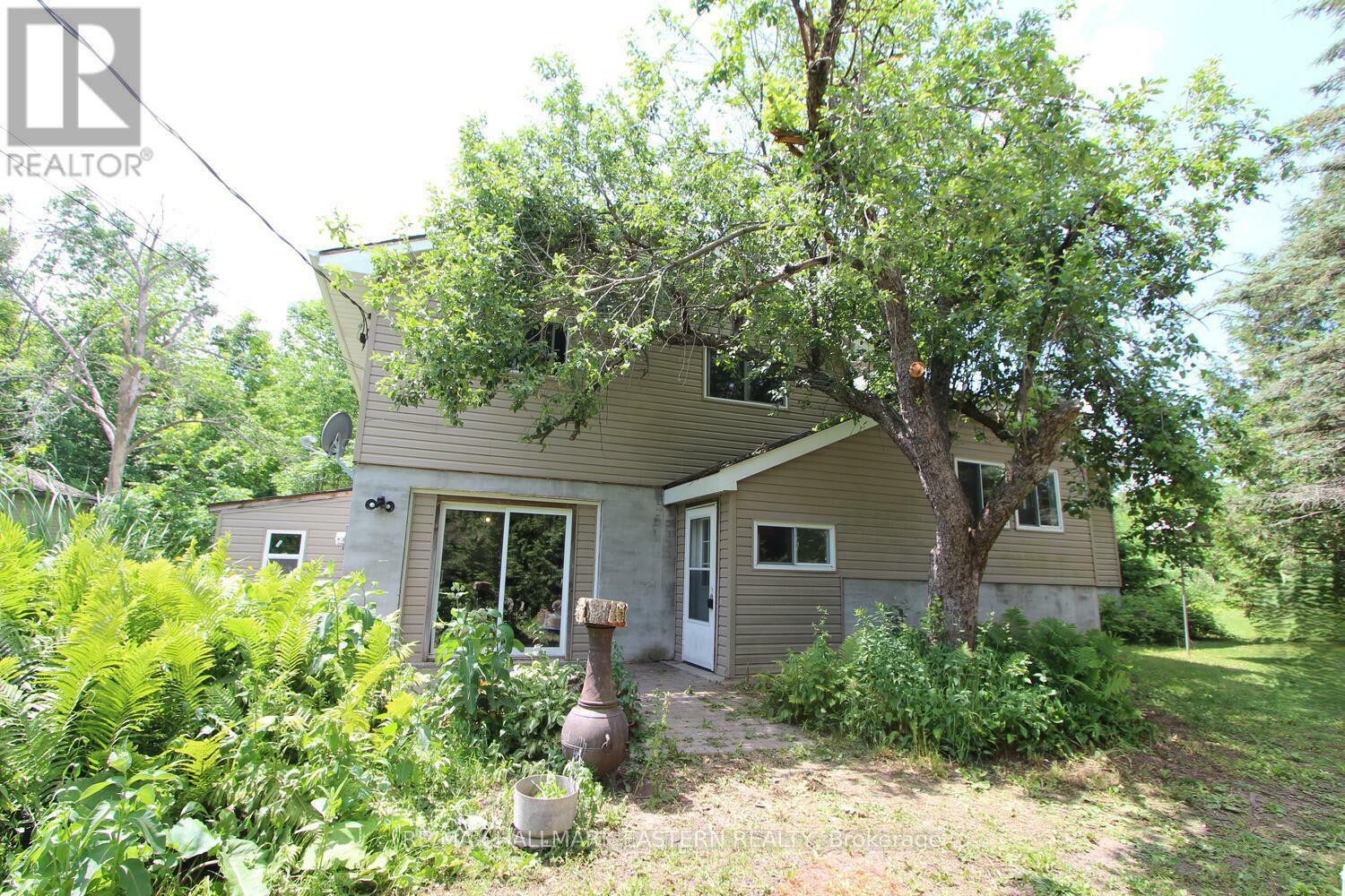 Property Photo: 1076 County Road 40 ON K0L 2V0