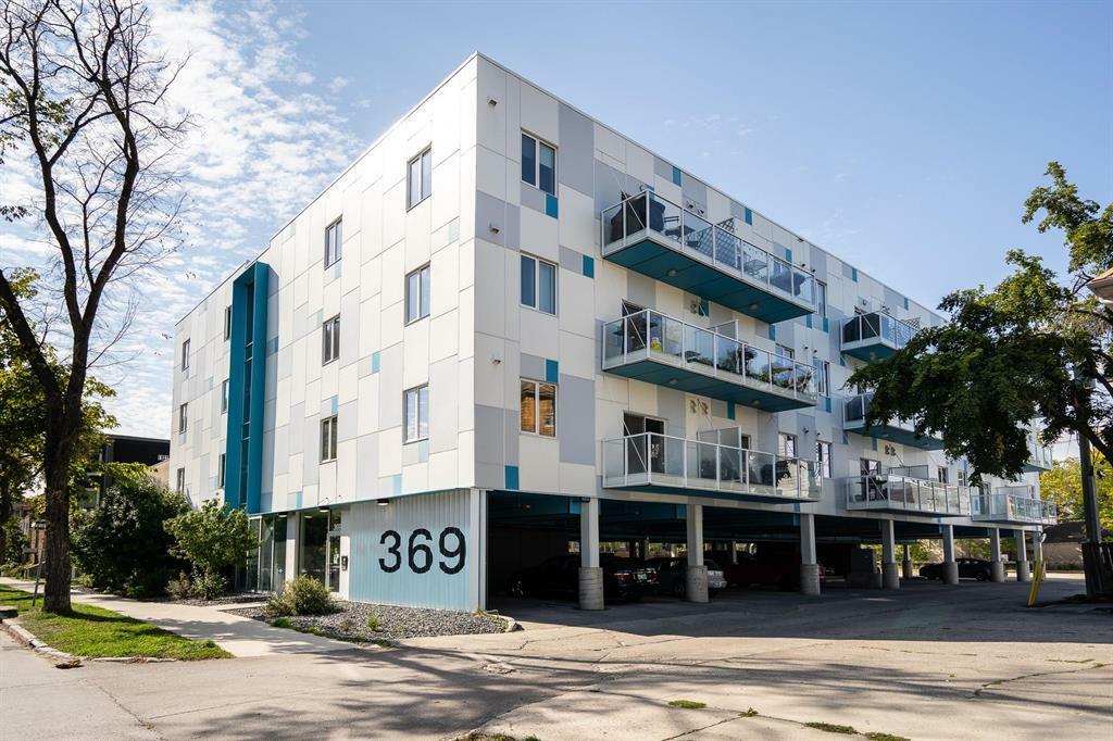 Property Photo: 369 Stradbrook Avenue MB R3L 0J7