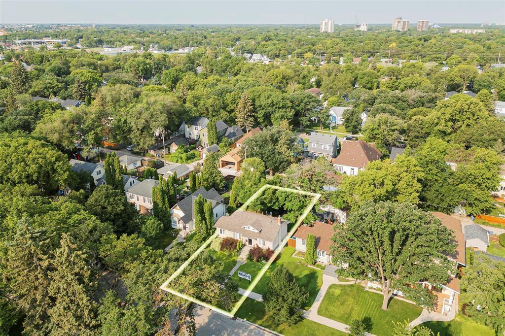 Property Photo: 329 Campbell Street MB R3N 1B6