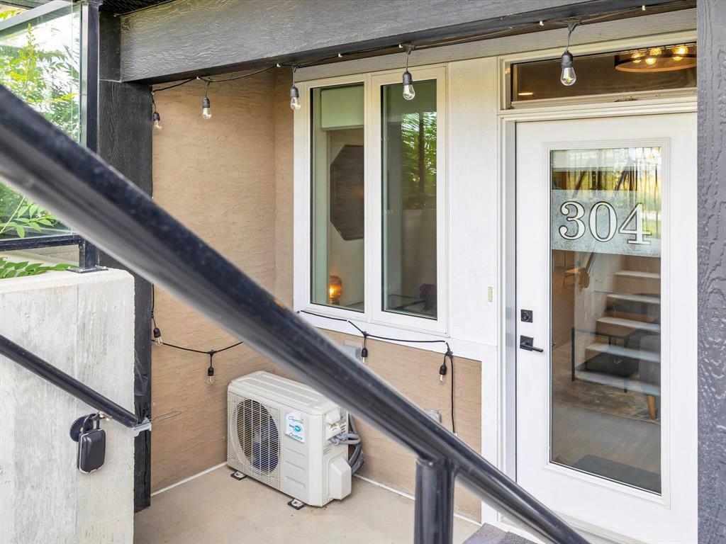 Property Photo: 325 Park East Drive MB R3Y 1Z9