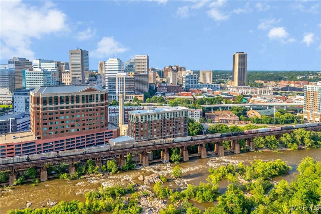 Property Photo:  1101 Haxall Point U215  VA 23219 