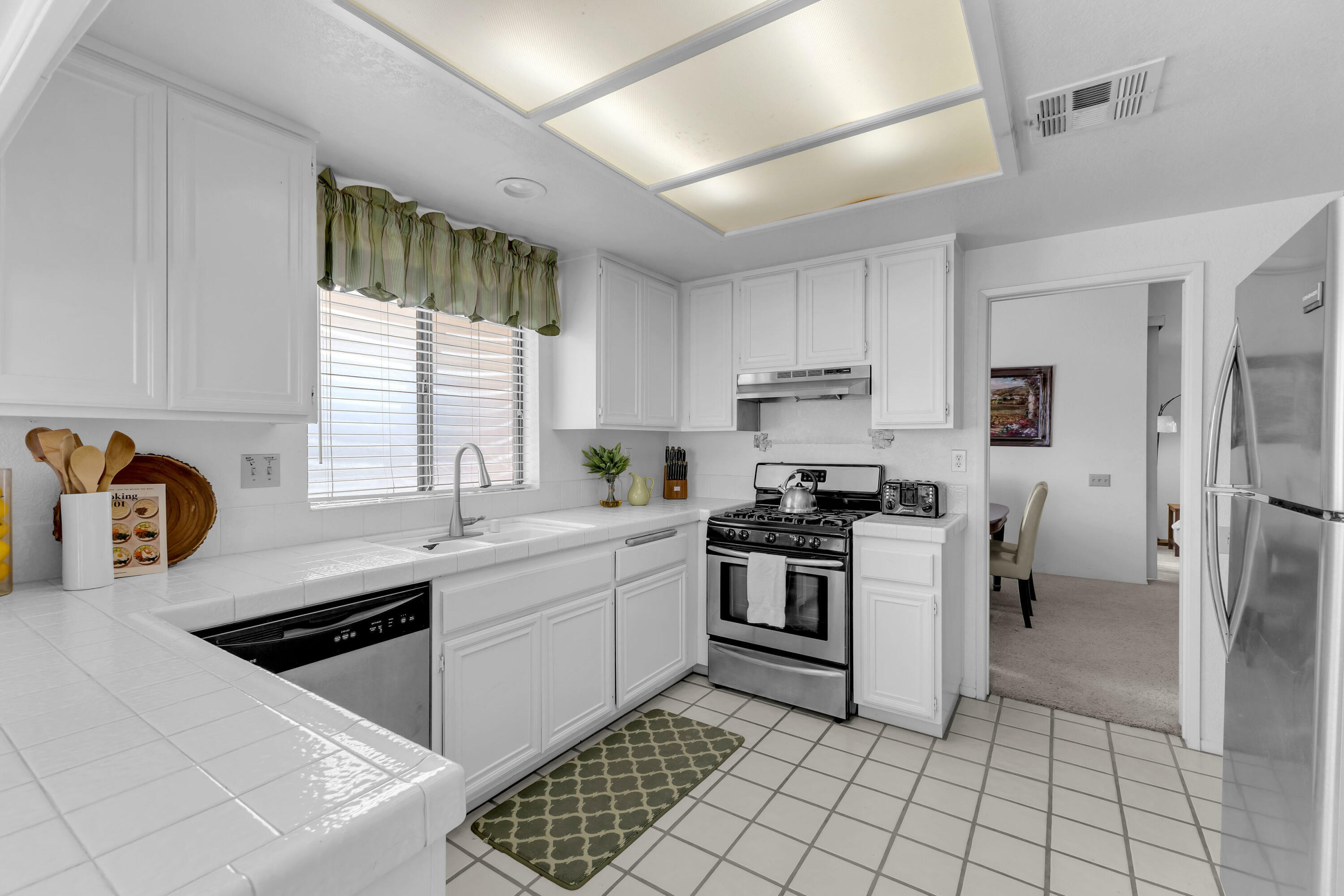 Property Photo: 78655 Vía Sonata CA 92253