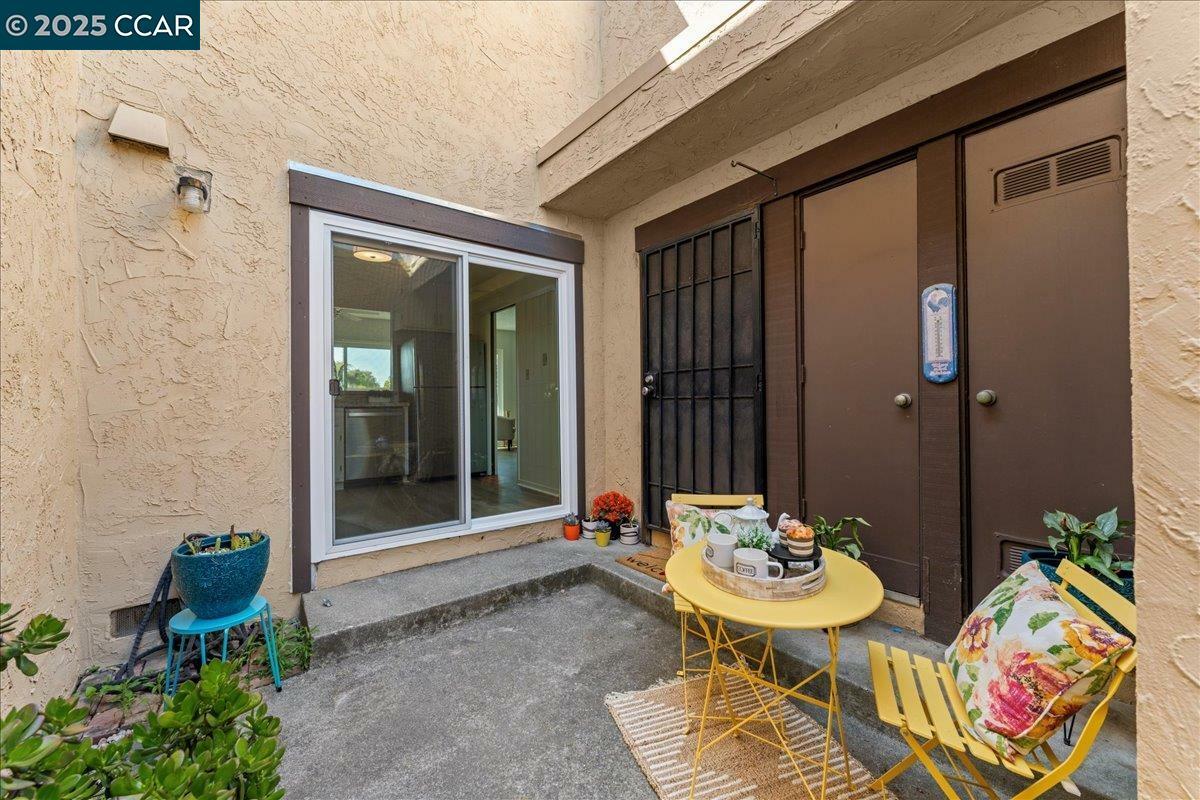 Property Photo:  74 Villa Dr  CA 94806 