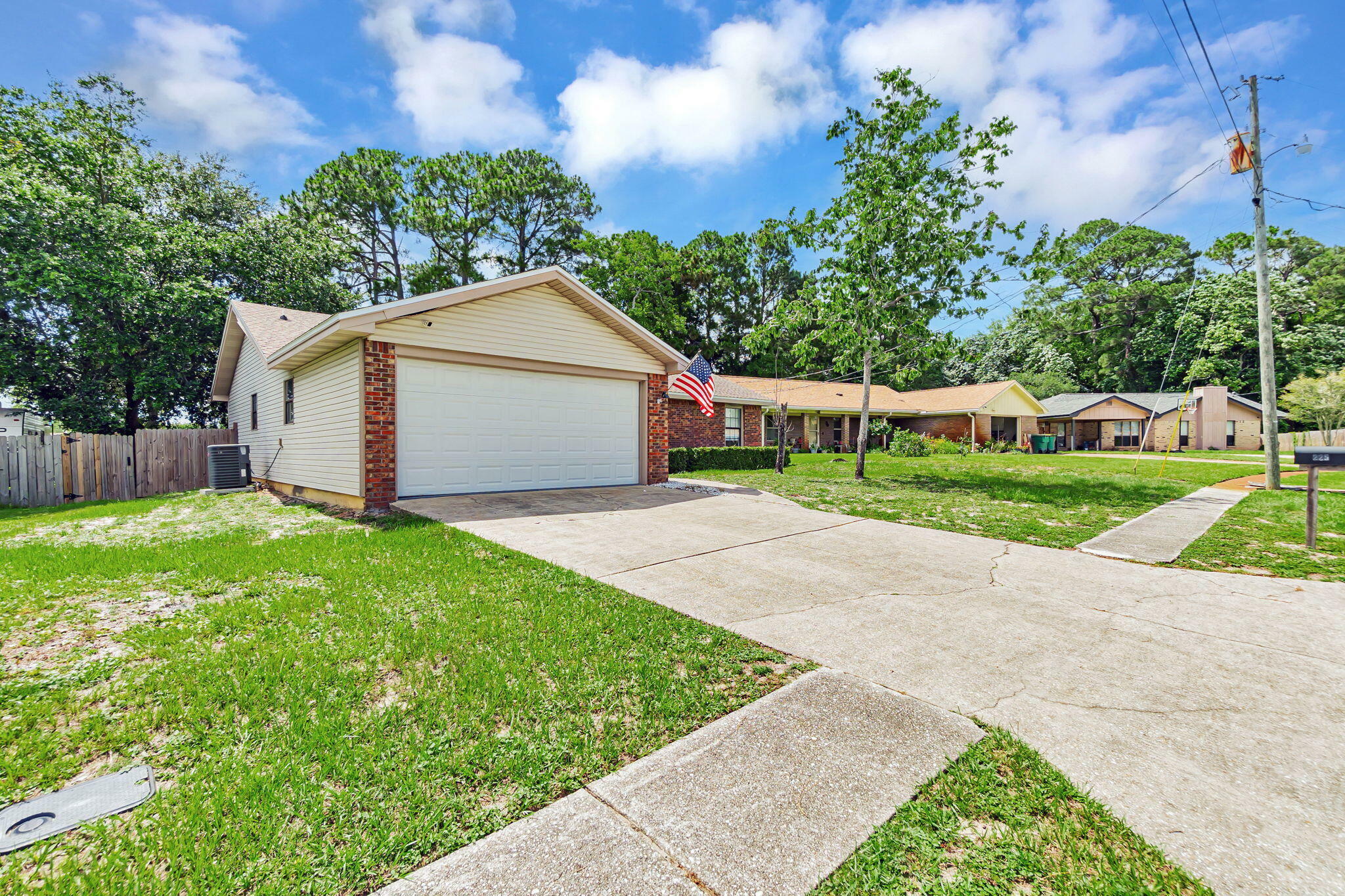 Property Photo: 225 Seville Circle FL 32569