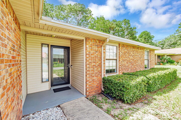 Property Photo:  225 Seville Circle  FL 32569 