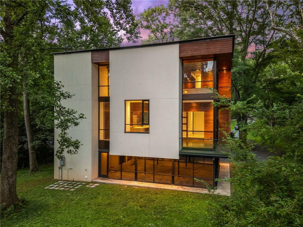 2105 Fairhaven Circle NE  Atlanta GA 30305 photo