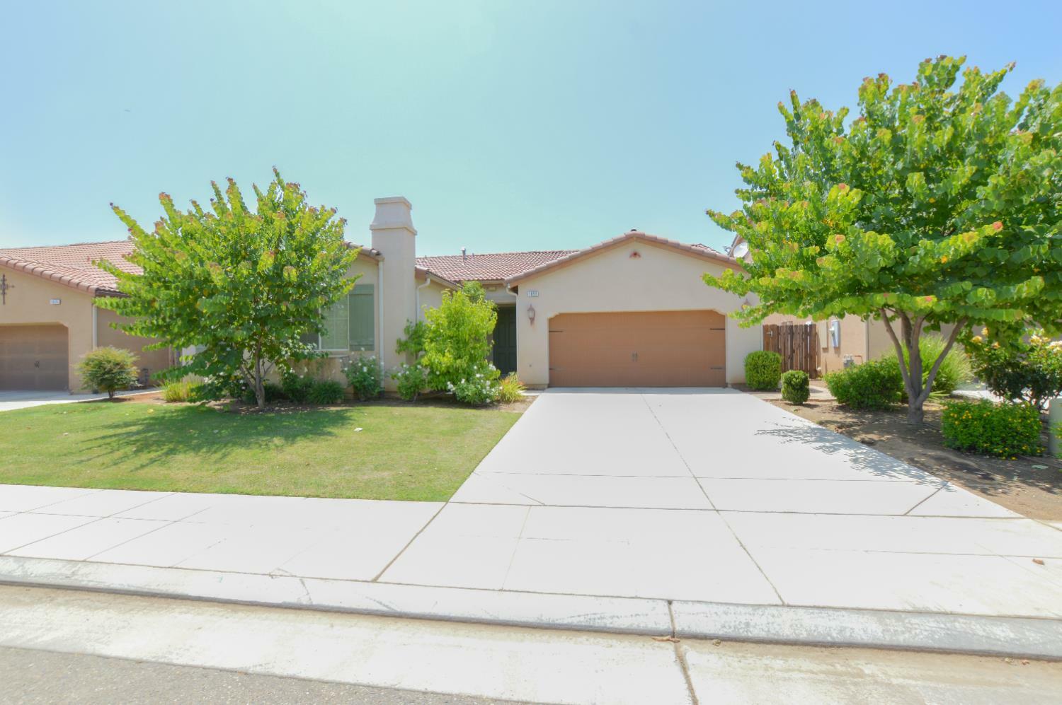 Property Photo:  1056 Encino Avenue  CA 93619 