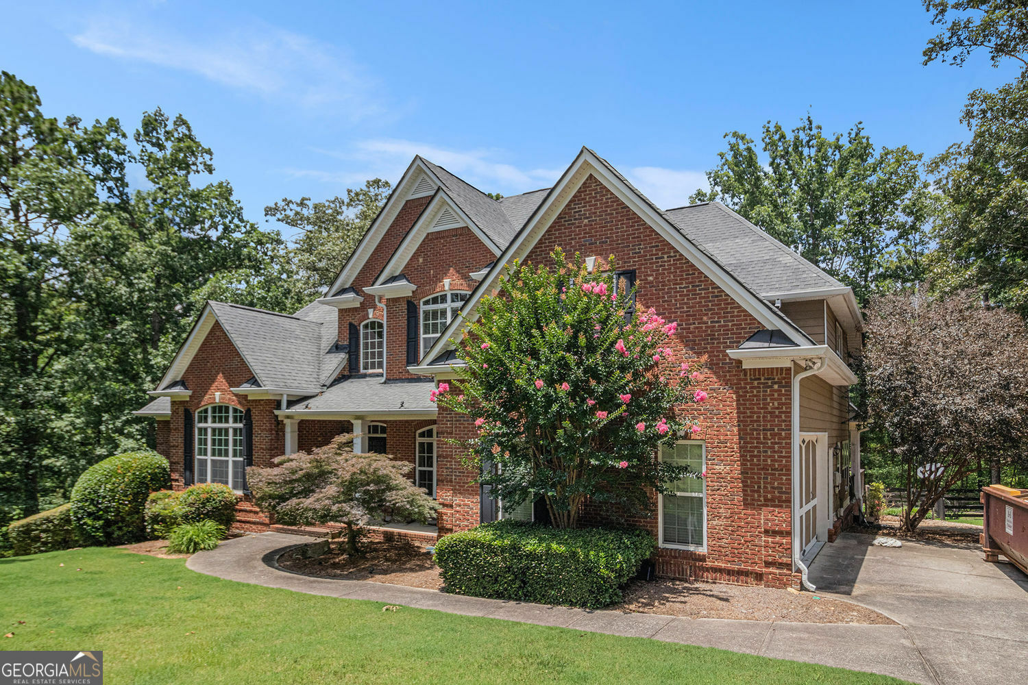 Property Photo: 6255 Hedgestone Way GA 30135