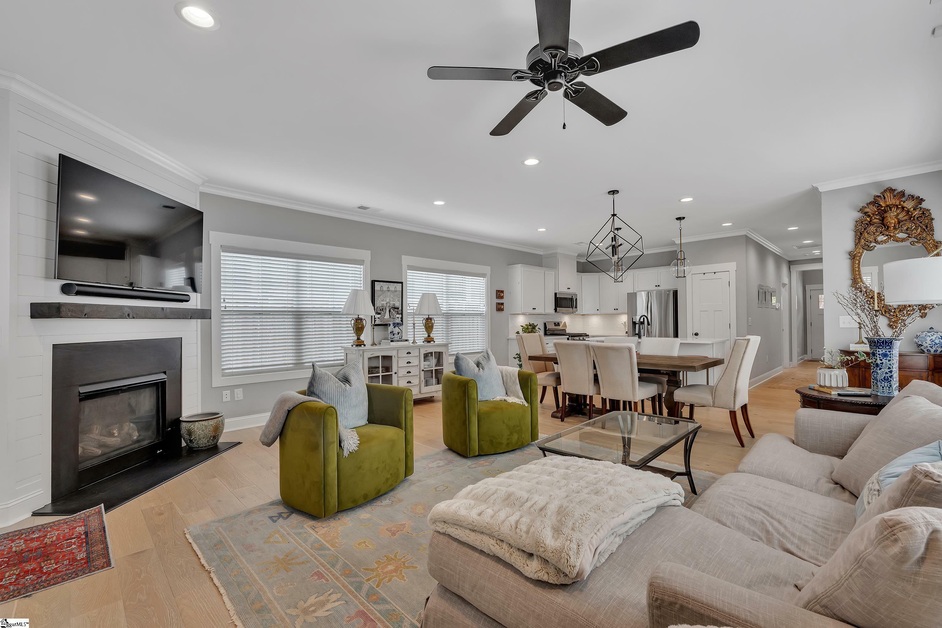 Property Photo: 209 Pinckney Street SC 29601