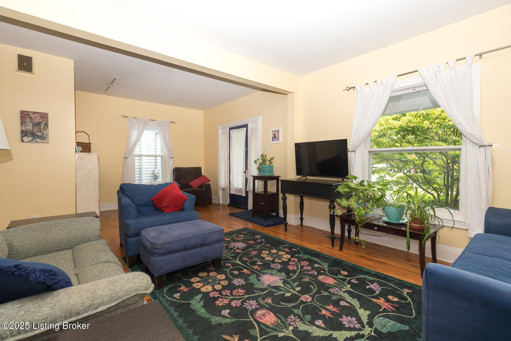 Property Photo: 2309 Payne St KY 40206