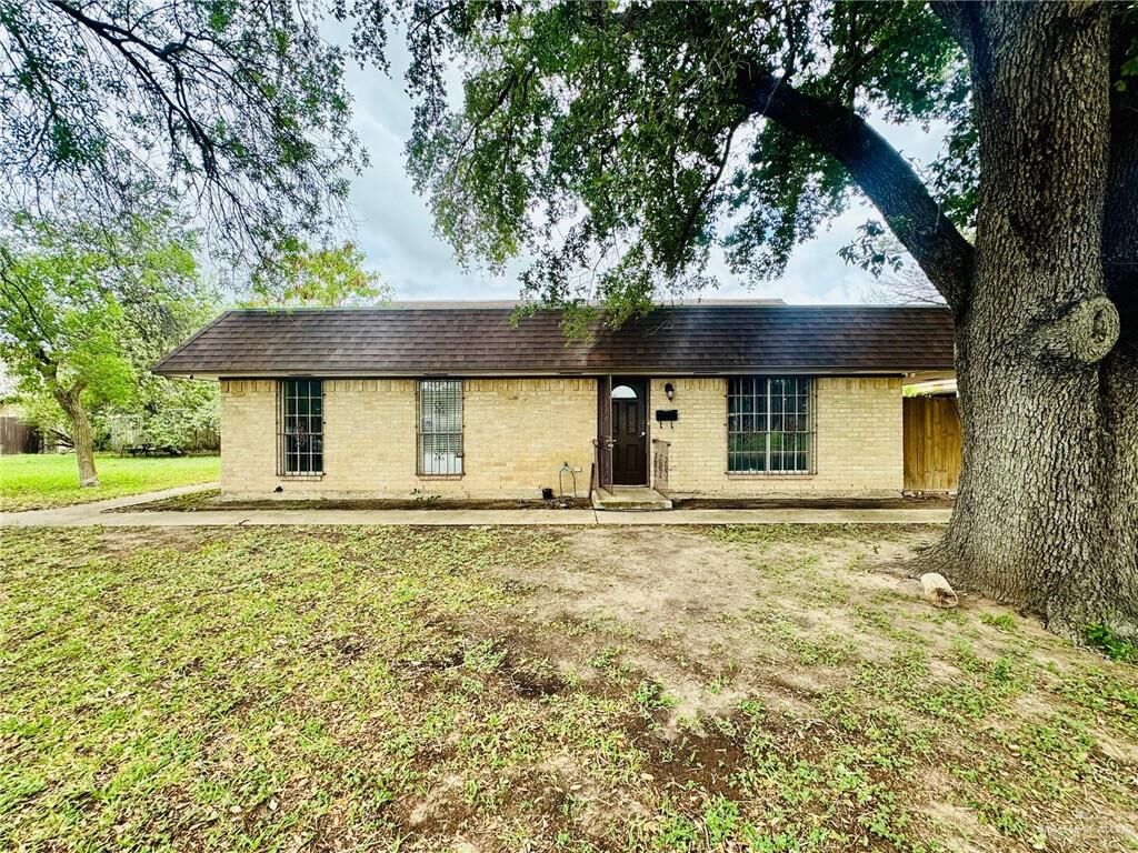 Property Photo:  1112 Valley View Drive A  TX 78596 