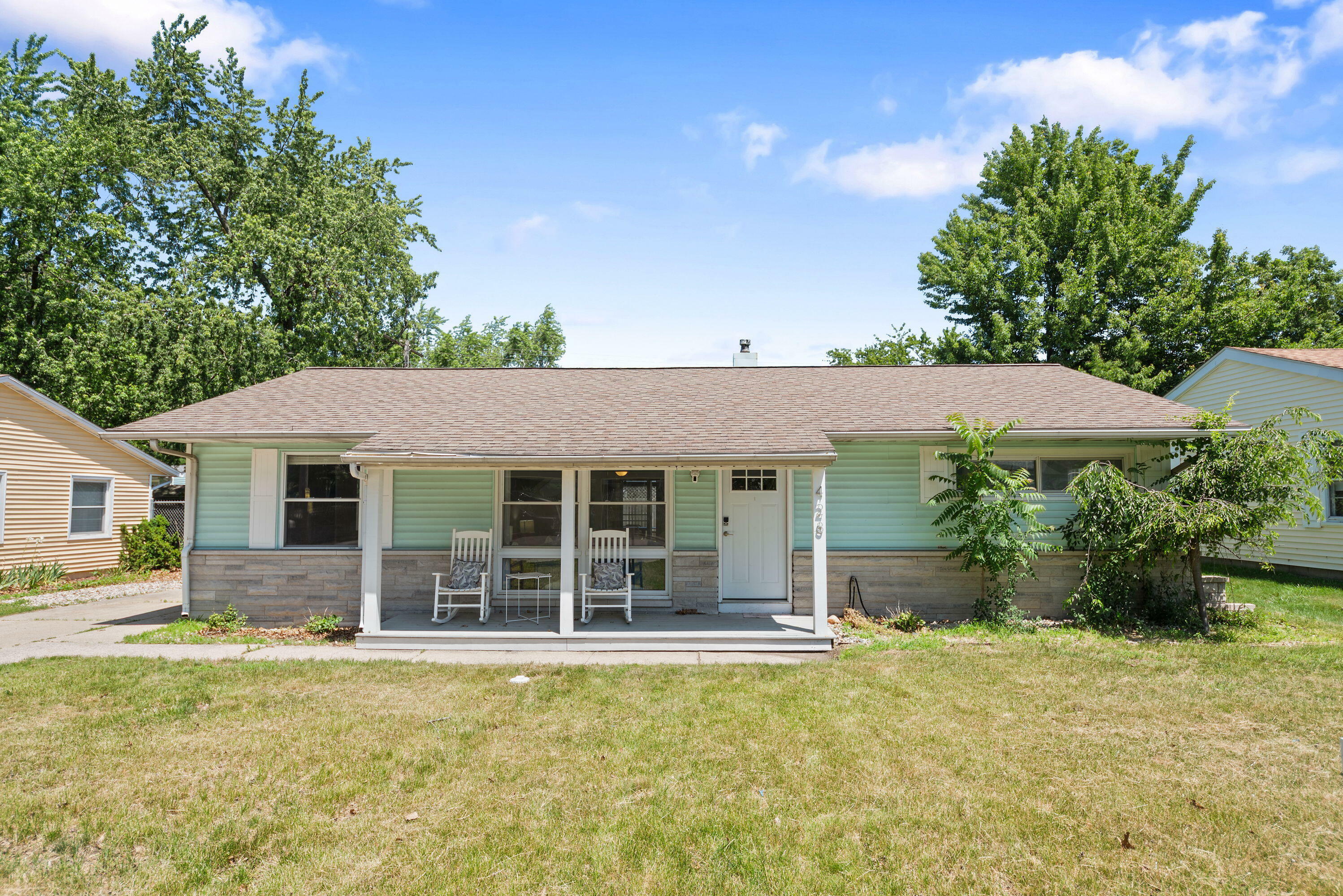 Property Photo:  428 Washington Park Boulevard  IN 46360 