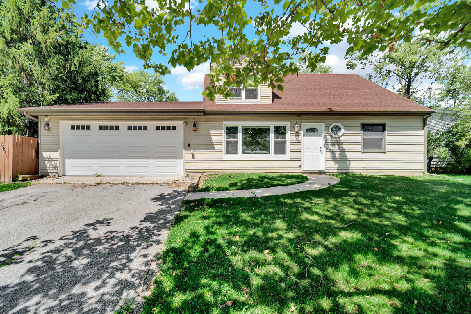 Property Photo: 726 Acadia Road IN 46385