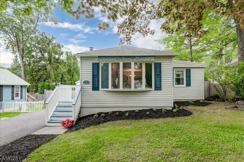 Property Photo: 4 Rumson Ct NJ 07421