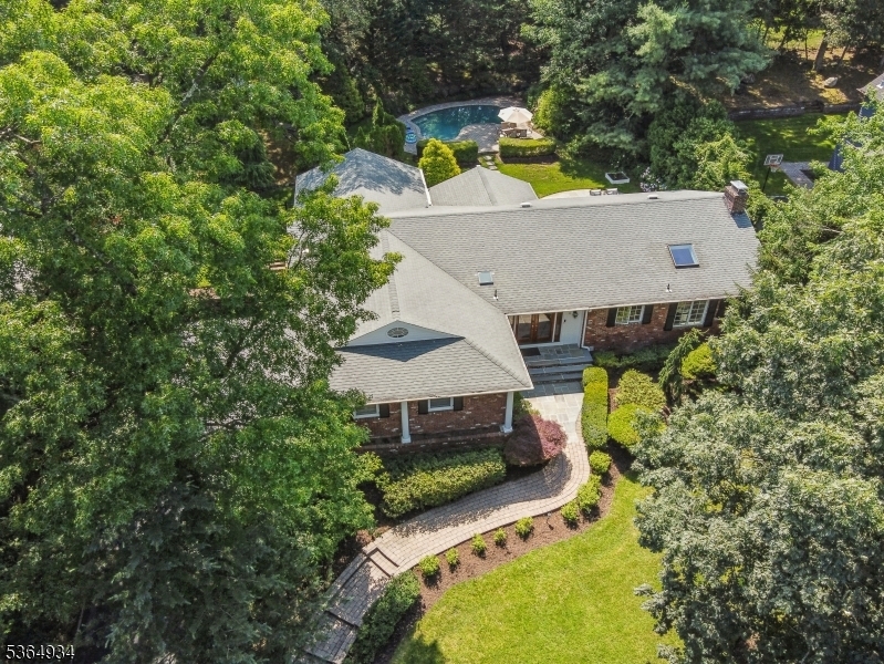 Property Photo: 82 Mohawk Rd NJ 07078