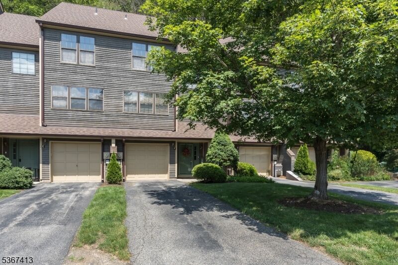 Property Photo:  29 Concord Rd F  NJ 07480 
