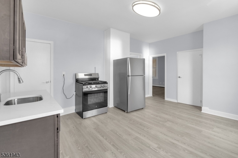 Property Photo: 215 Delaware St 5 NJ 07206