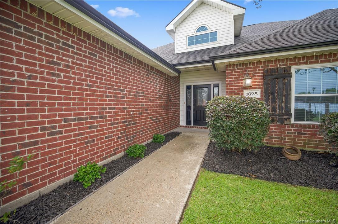 Property Photo: 1678 N Gabriel Square LA 70611