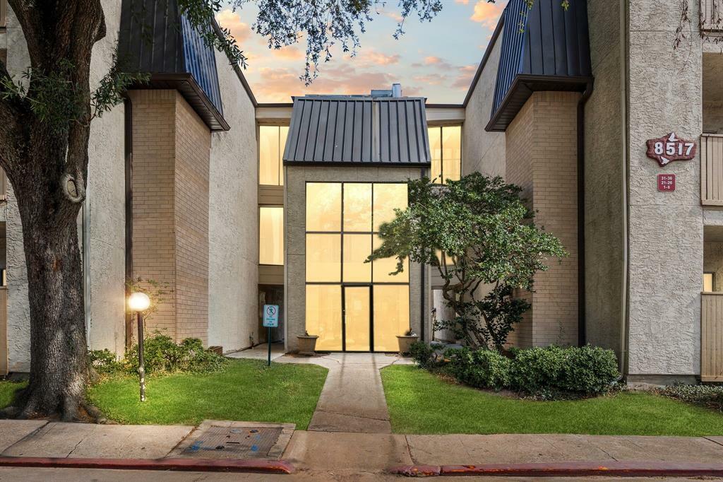 Property Photo:  8517 Hearth Drive 31  TX 77054 