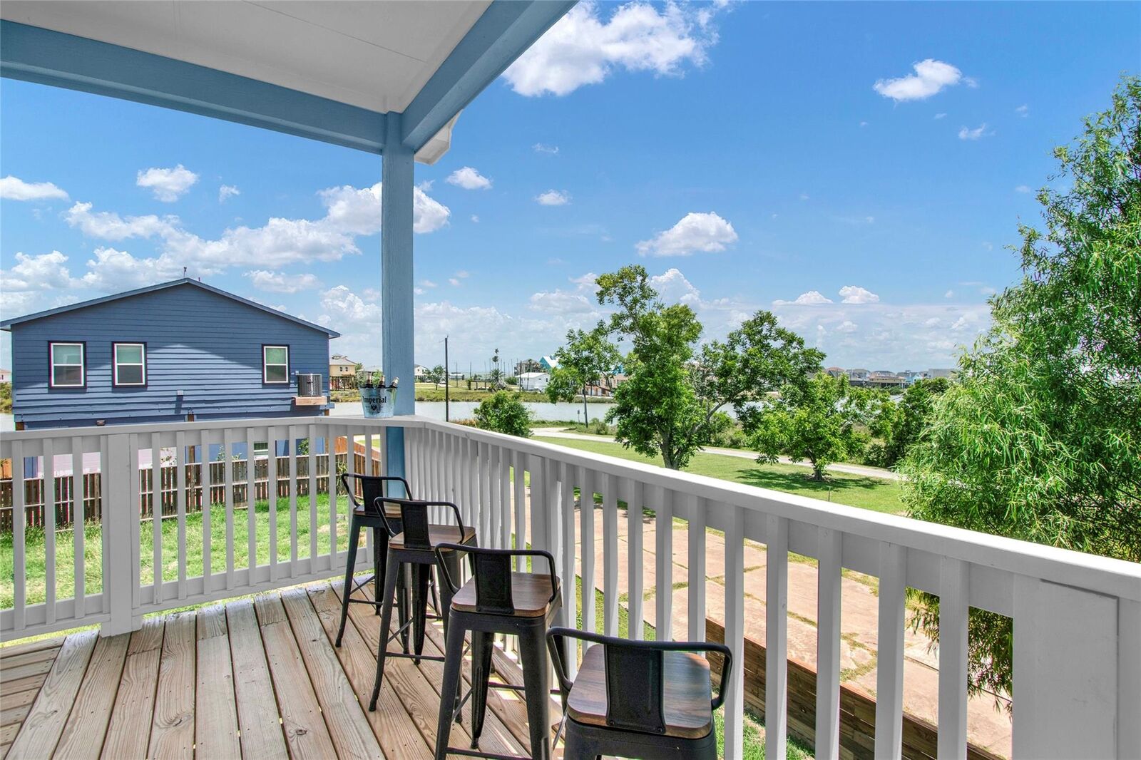 Property Photo:  901 Hester Street  TX 77586 