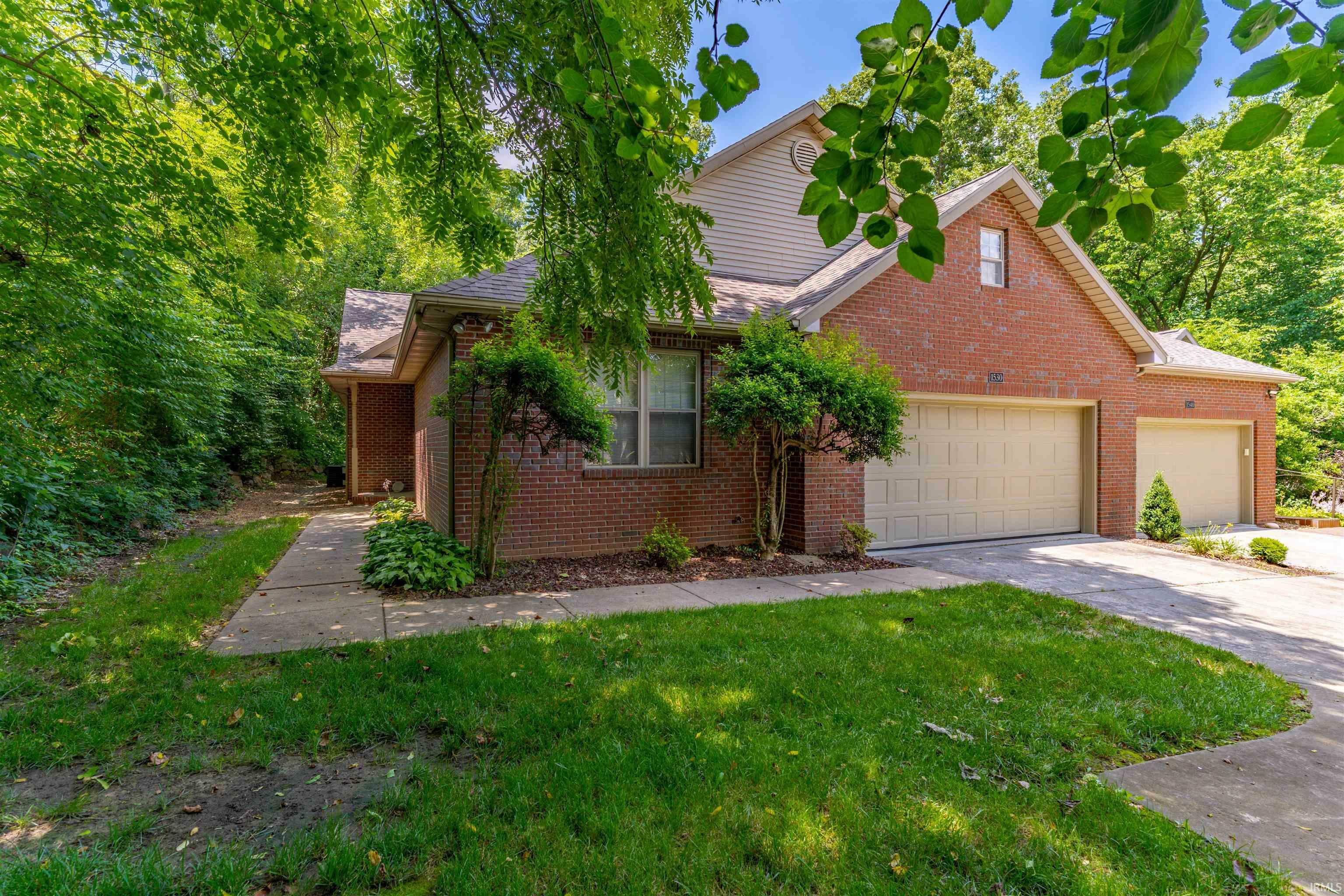 Property Photo:  1530 Village Court  IN 47725-9036 